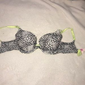 Victoria’s Secret Demi/Demi-Buste Bra (32DD)